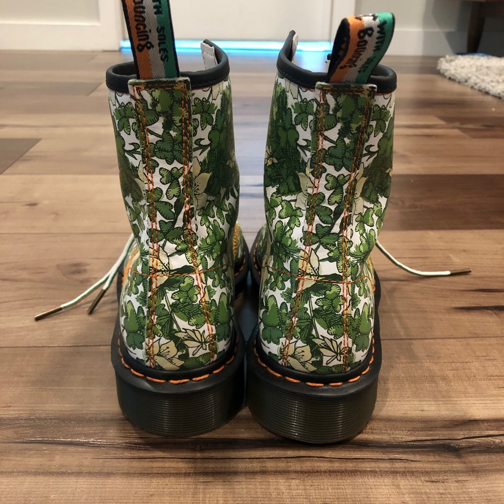 SOLD Limited edition shamrock Dr. Martens - Picture 4 of 8